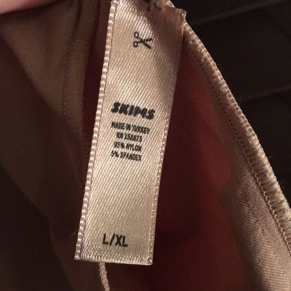 Skims Essential Mock Neck Long Sleeve Bodysuit | Sandstone - Picture 3 of 3